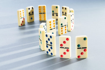 Domino effect with many pieces