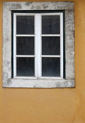 Fototapeta na wymiar Lisbon window
