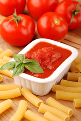salsa pomodoro e rigatoni - due