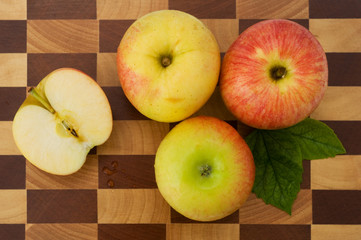 honey with apple for Rosh Hashanah – jewish new year