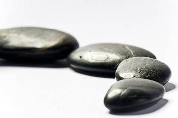 spa steine in einer reihe