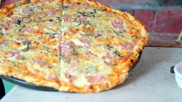 Pizza Capricciosa
