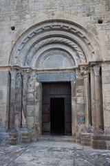 Fototapeta na wymiar Portico Kościół Beget