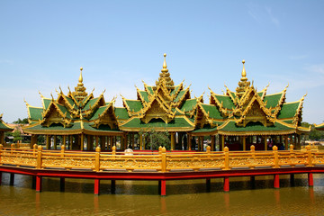 Fototapeta na wymiar Burmar Style Palace