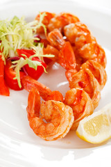 shrimps with salad