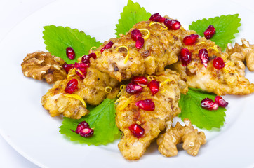 Paniertes Hähnchenbrust mit Granatapfel
