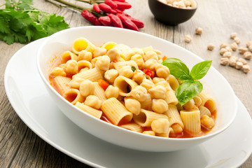 minestra di pasta e ceci