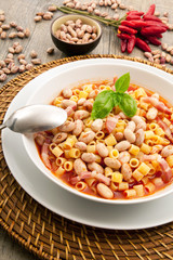 pasta con fagioli e pancetta