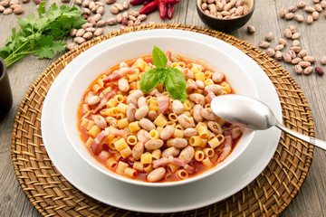 pasta con fagioli e pancetta