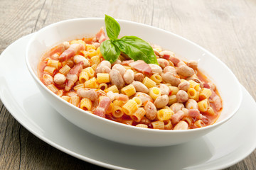 pasta con fagioli e pancetta