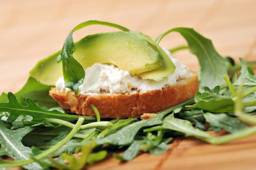 sandwich of toasted bread