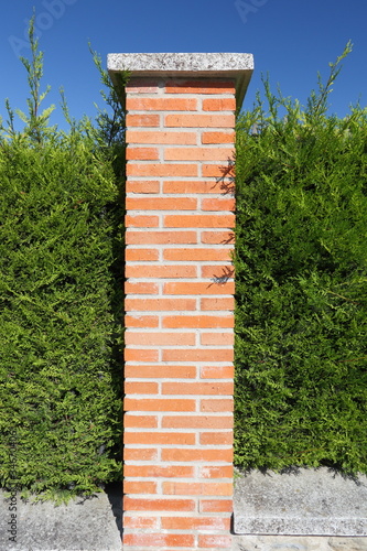 "columna de ladrillo" Fotos de archivo e imágenes libres de derechos en