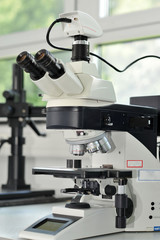 Analyse - Mikroskop - Qualitätsprüfung