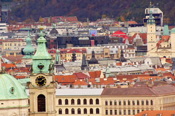 Obraz premium The View on the Prague's gothic Castle and Buildings
