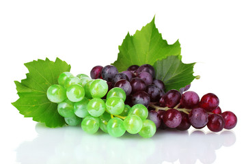 Obraz premium ripe green and red grapes isolated on white