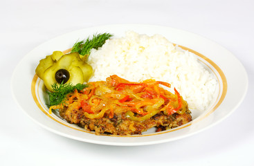 Fired meat, white rice and vegetables