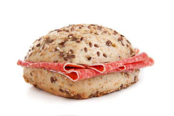 Broetchen mit Salami