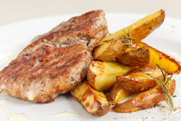 grilled steak with potatoes