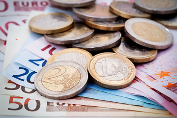 Pièces de monnaie et billets d'euro