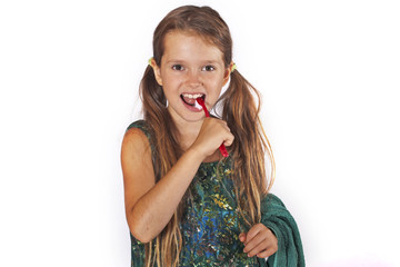 Mädchen beim Zähne putzen