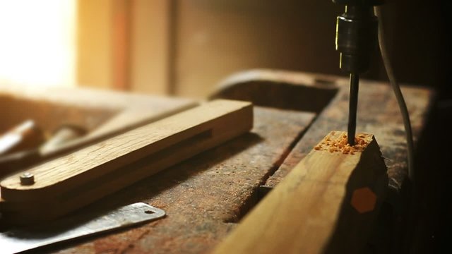 Work in the carpentry shop.