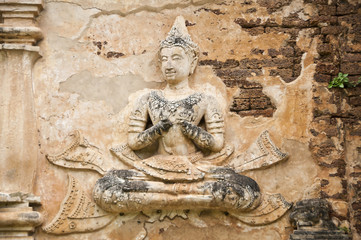 Molded lime art in Thai temple.