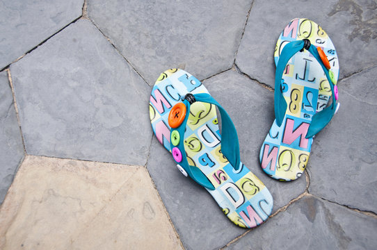 Coloor sandle.