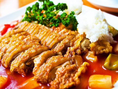 Ente - s&uuml;&szlig; - sauer