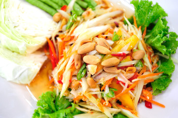Spicy Papaya Salad Thai Style