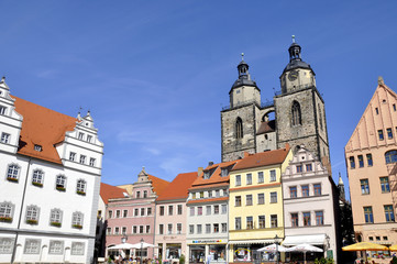 Fototapeta na wymiar Rynek miasta Wittenberg z kościoła