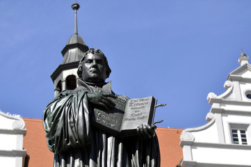 Wittenberg Luther Denkmal vor dem Rathaus