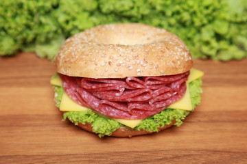 Salami-Bagel
