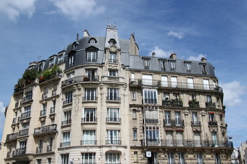 Fototapeta na wymiar Immeuble du quartier de l'Observatoire à Paris
