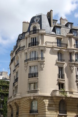 Fototapeta premium Immeuble du quartier d'Auteuil à Paris