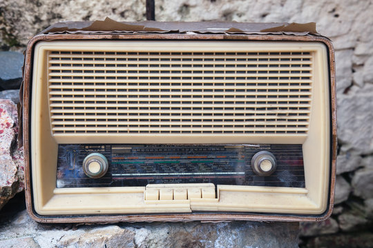 Radio, worn out