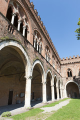 Fototapeta na wymiar Pavia, zamek