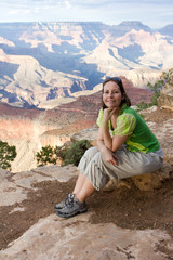 femme devant le Grand Canyon