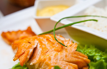 grilled salmon and lemon