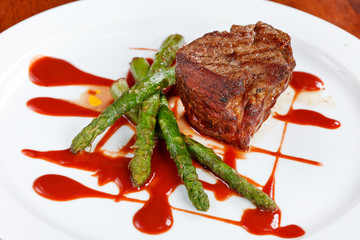 Grilled steak with vegetables