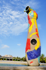 Fototapeta premium Dona i Ocell Joan Miro's sculpture in Barcelona, Spain