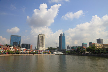 Fototapeta na wymiar Landscape building and cloud of Singapore river.