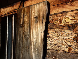 hözener Windladen am Fenster