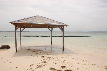 Le carbet dans l'eau