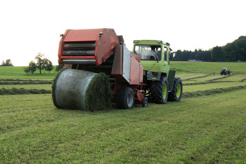 Obraz premium Heuballen pressen