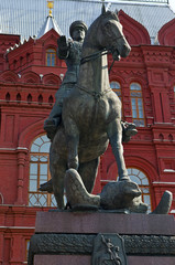 Fototapeta na wymiar Marszałek ¯ukow pomnik w Moskwie