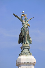 Fototapeta premium Staue auf der Promenade des Anglais in Nizza