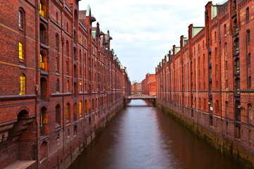 Naklejka premium Speicherstadt in Hamburg by night