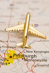 Fototapeta na wymiar Samolot nad Pittsburg