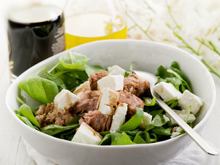 mixed salad with fresh spinach tuna and feta cheese