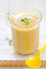 frische Kürbiscremesuppe